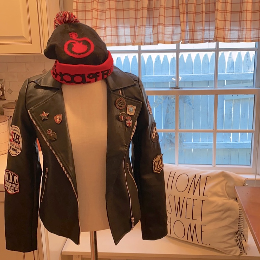 NWOT - SUPER COOL LEATHER LIKE ROCKER JACKET 🎸 ROCK🤘🏻